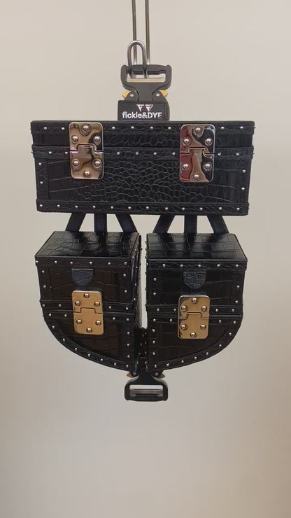 Saddle Trunk
